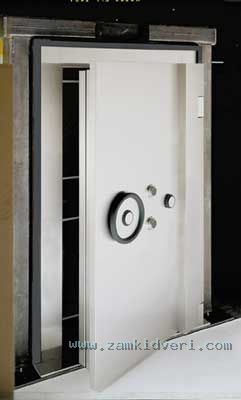 Pic Vault Door Large