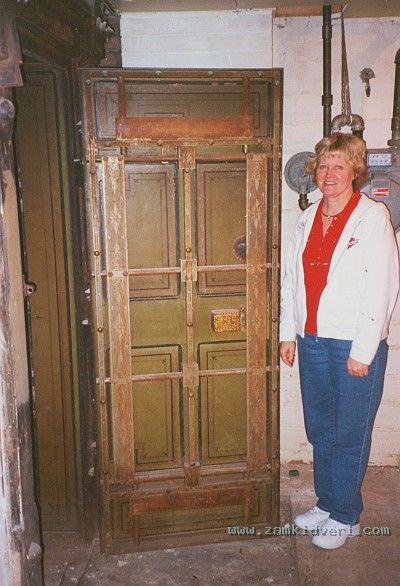 old vault door2