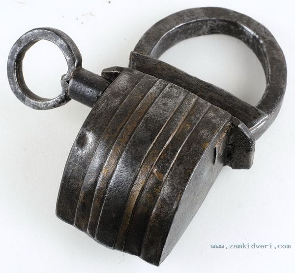 lux 1 04