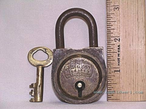 Harrison Padlock