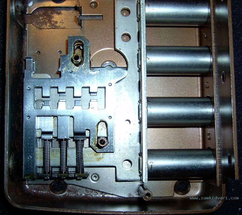 77535b47