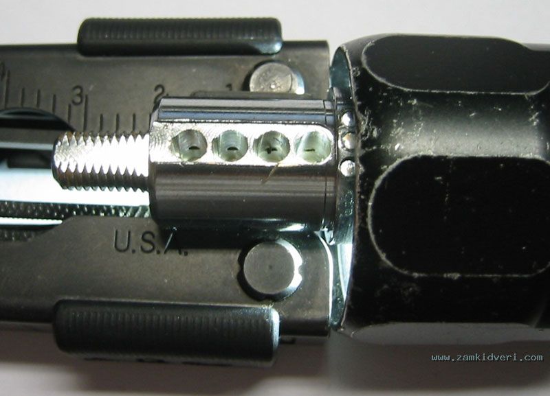 sidebar holes in plug