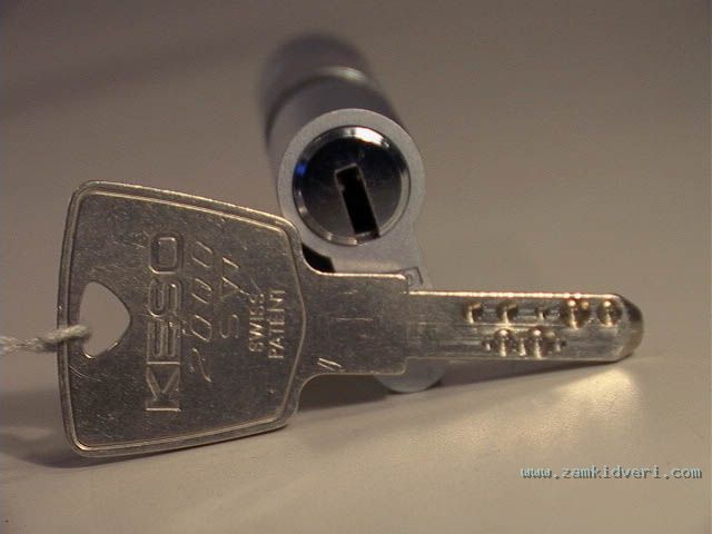 Keso2000 front with key002