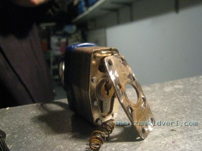 lock009sg1