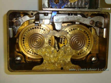 Consol 1mvt w dual Hall lock 1