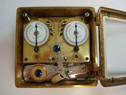 SG 2mvt 4 solid dial 1