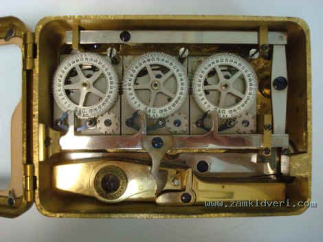 SG 3mvt sillver old brass case2