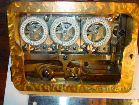 SG 3mvt sillver old brass case