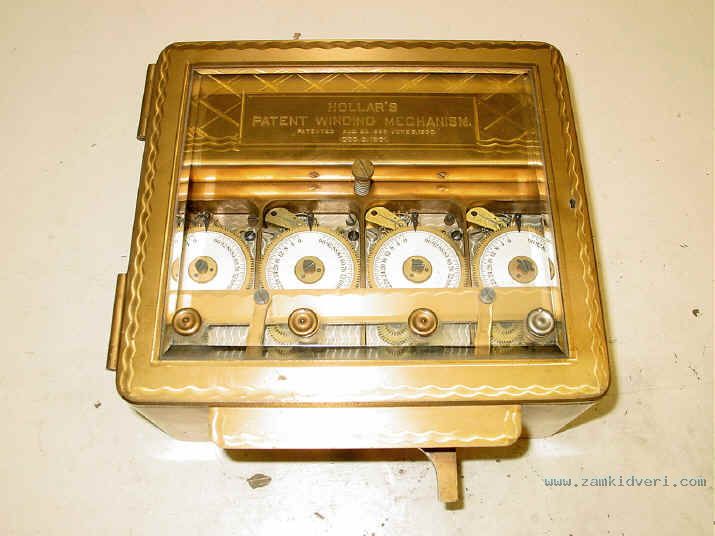 Yale Hollar 4mvt