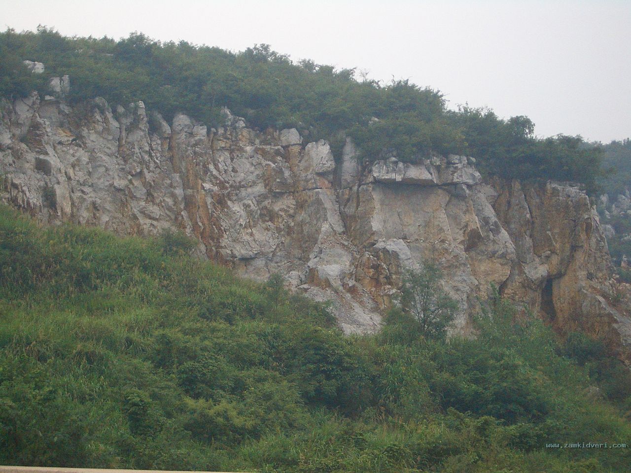 1280px Hills above Project 131 site 9804