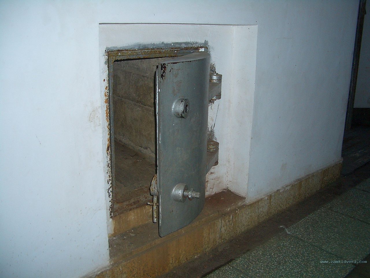 1280px Project 131 tunnel door 9790