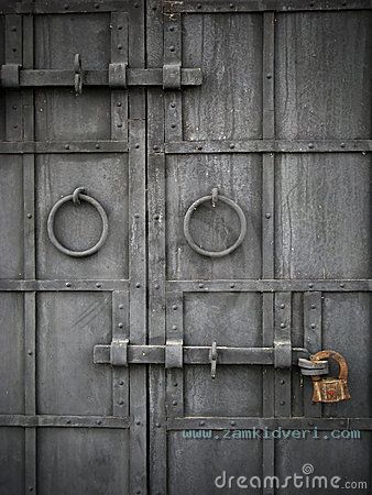 ancient door 16067940