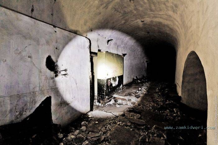 1318915627 bunker 05