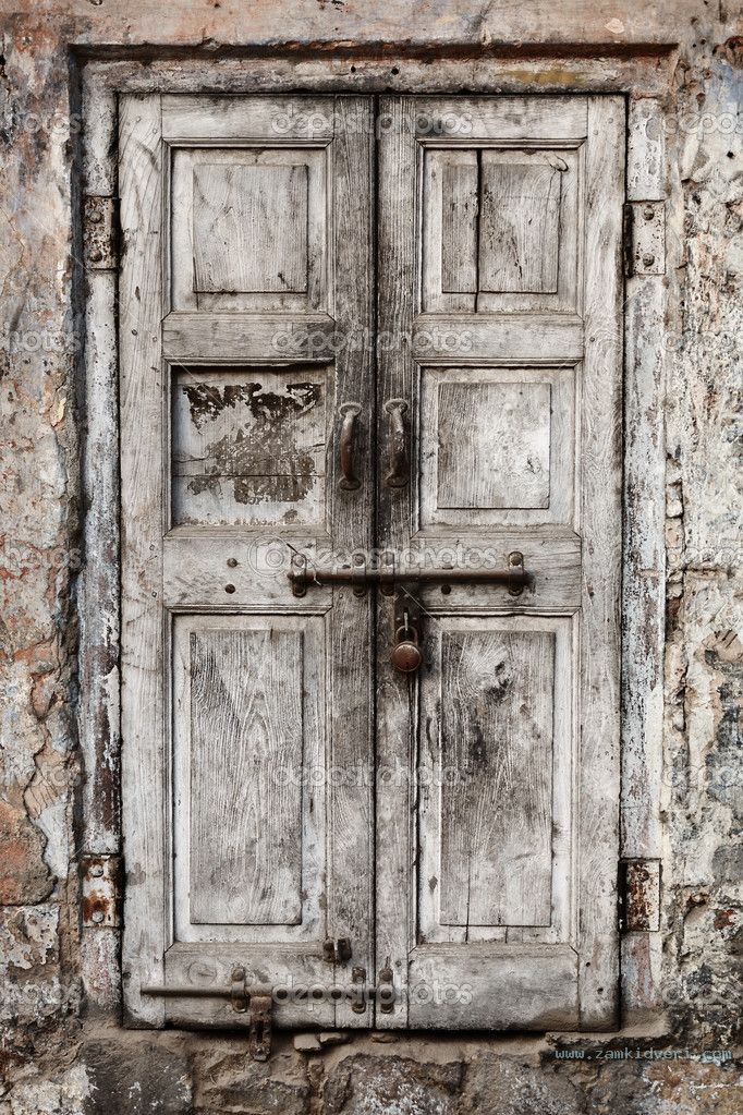 depositphotos 19291477 Wooden door