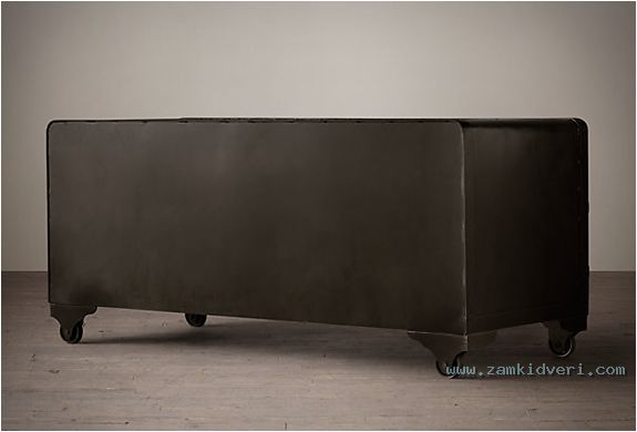 iron vault desk 3