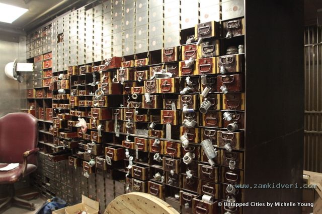 Woolworth Building Bank Vault Tours NYC 005