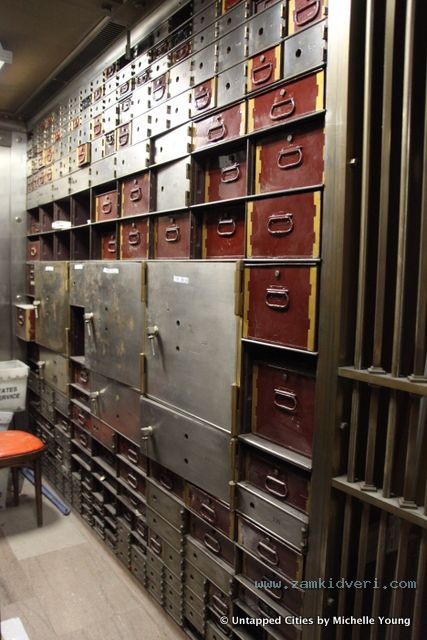 Woolworth Building Bank Vault Tours NYC 003