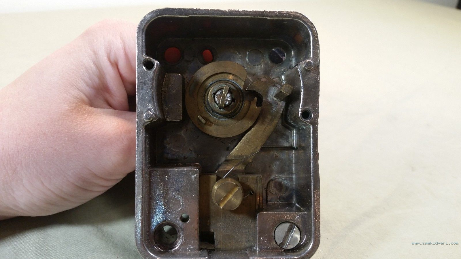 s l1600 (1)